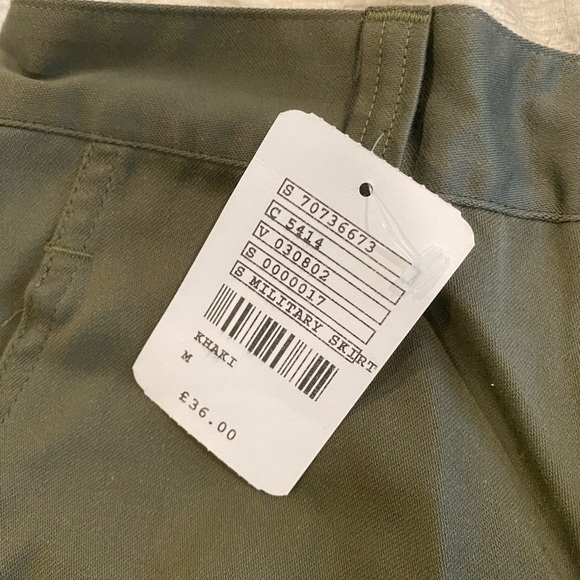 Army Green Cargo Mini Skirt from Urban Outfitters - Picture 3 of 4
